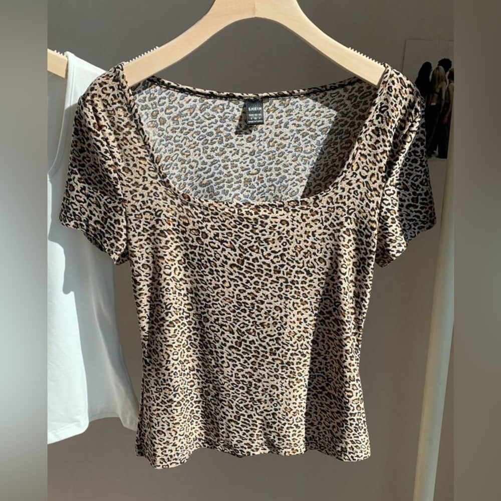 ✨SHEIN Curve Cheetah Print Top✨